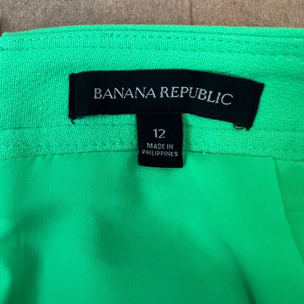 Banana Republic Mini Skirt - Picture 6 of 8